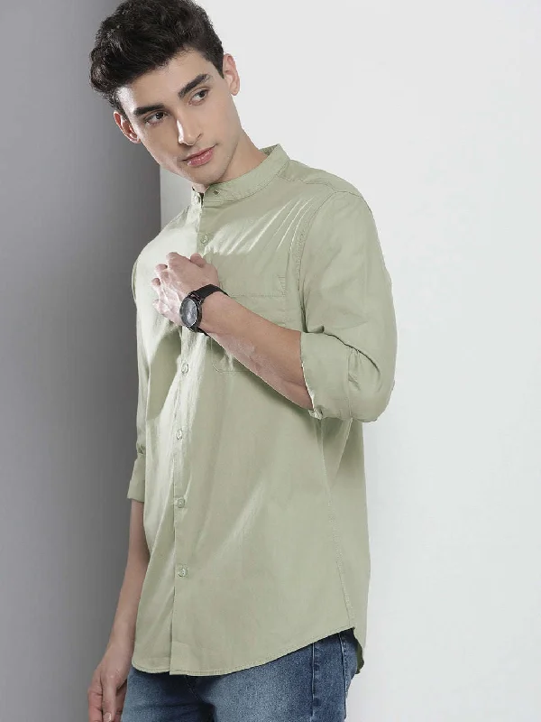 Men's Solid Regular Fit Shirt